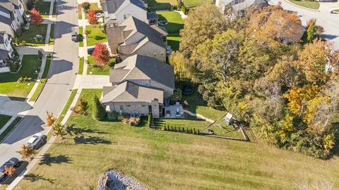 $975,000 | 2734 Paddock Park Drive, Thompson's Station, TN 37179