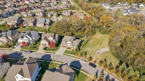 $975,000 | 2734 Paddock Park Drive, Thompson's Station, TN 37179