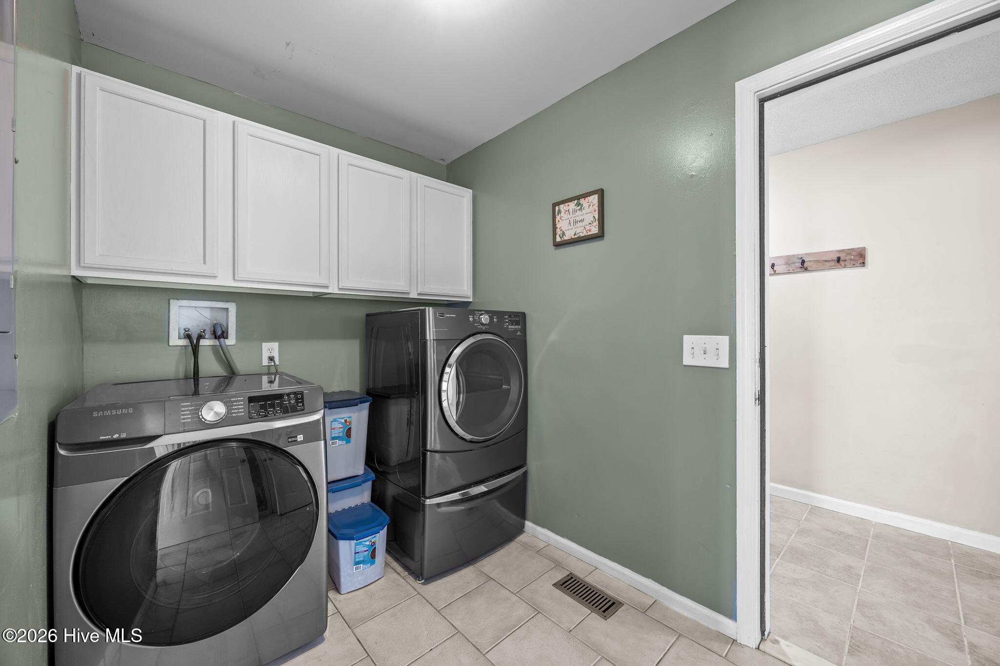1635 Horse Pen Swamp Road Washington, NC 27889 - Photo 17 of 43 Laundry room