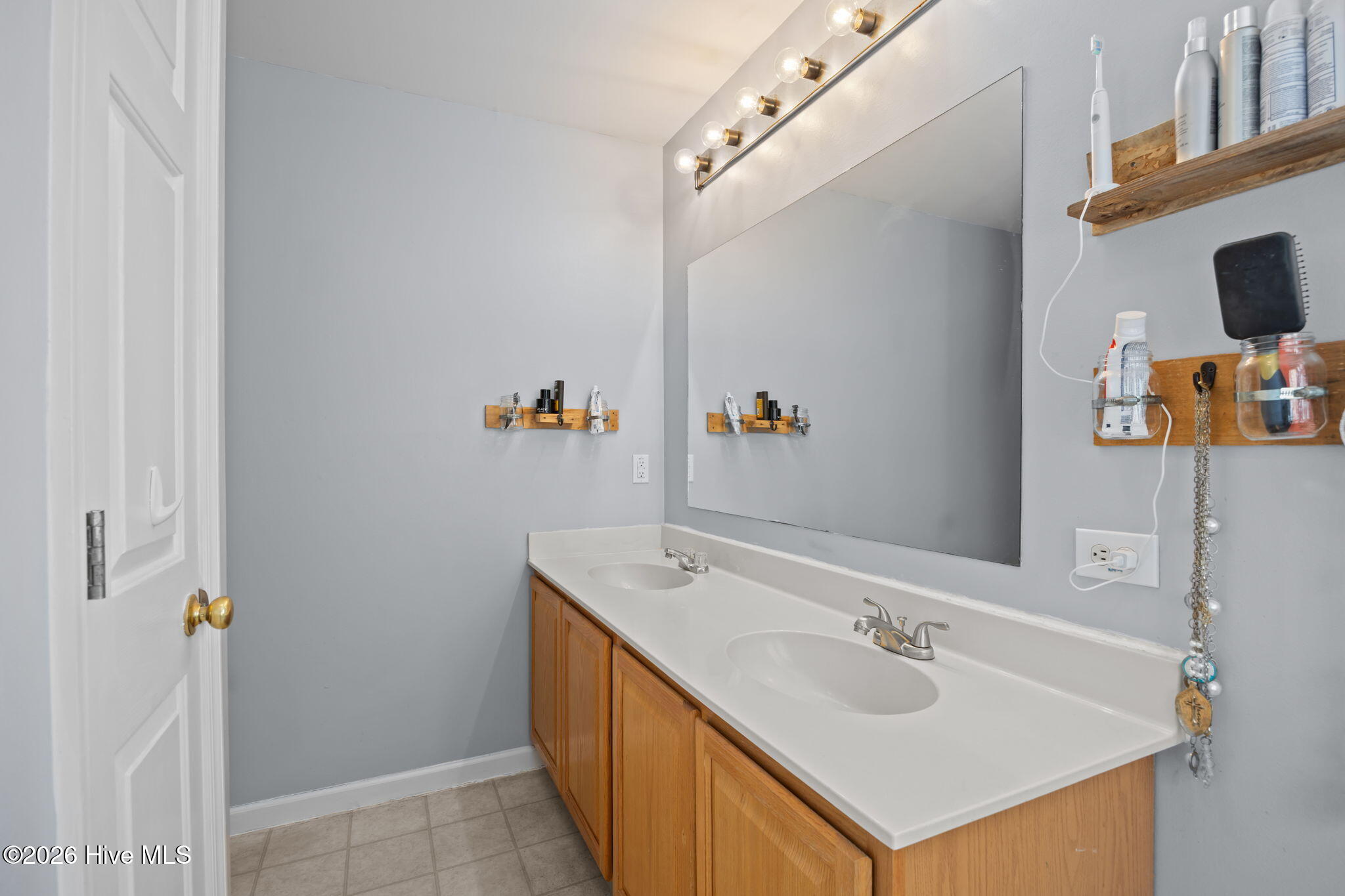 1635 Horse Pen Swamp Road Washington, NC 27889 - Photo 27 of 43 Dual vanities