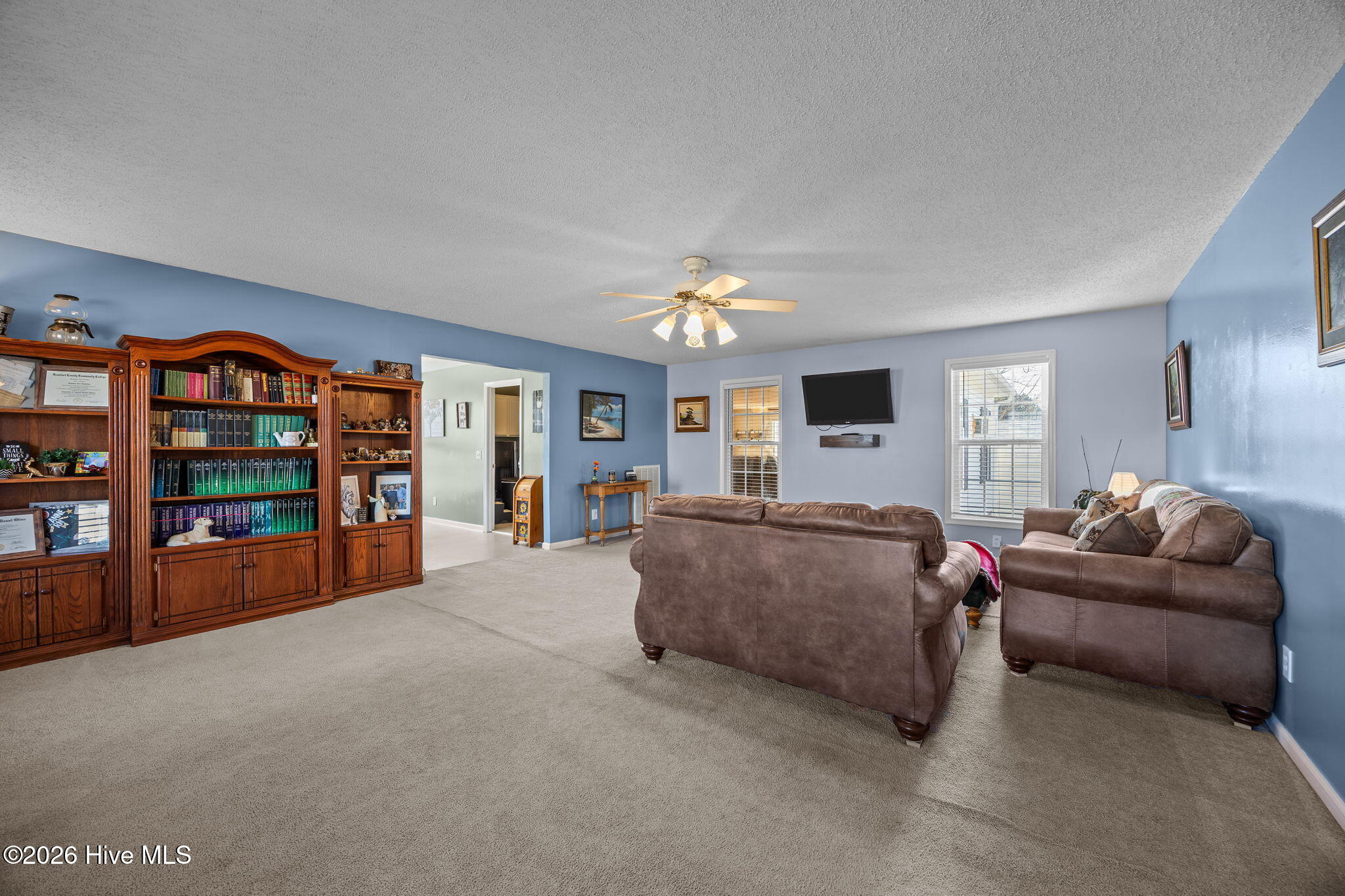 1635 Horse Pen Swamp Road Washington, NC 27889 - Photo 9 of 43 Large room to entertain