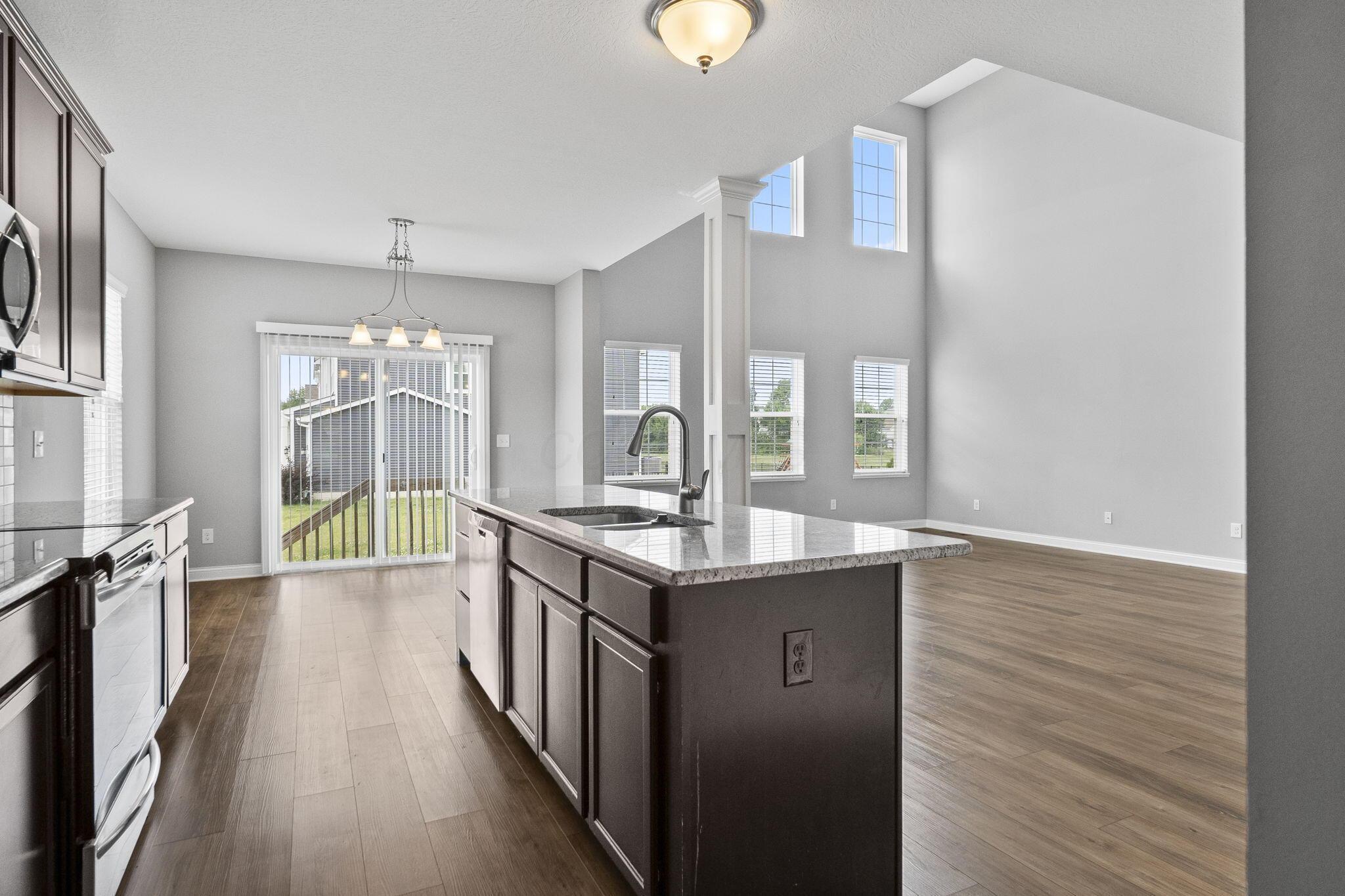 6158 Heather Ridge Drive Delaware, OH 43015 - Photo 4 of 51 Kitchen