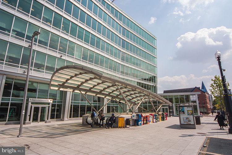 435 R Street Northwest, Unit 401 Washington, DC 20001 - Photo 8 of 18 Two blocks to Metro!