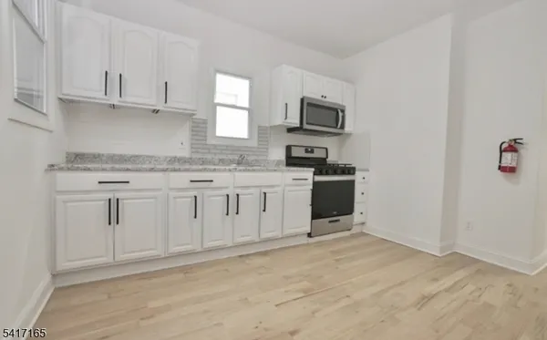 $2,300 | 43 Bragaw Avenue, Unit 2, Newark, NJ 07112
