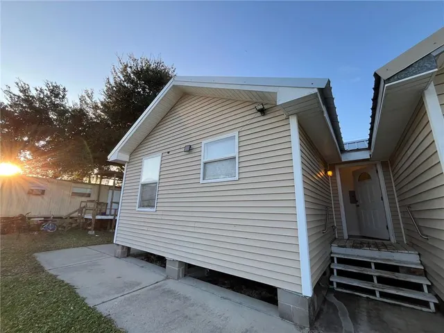 $900 | 4933 Matherne Street, Unit B, Lafitte, LA 70067