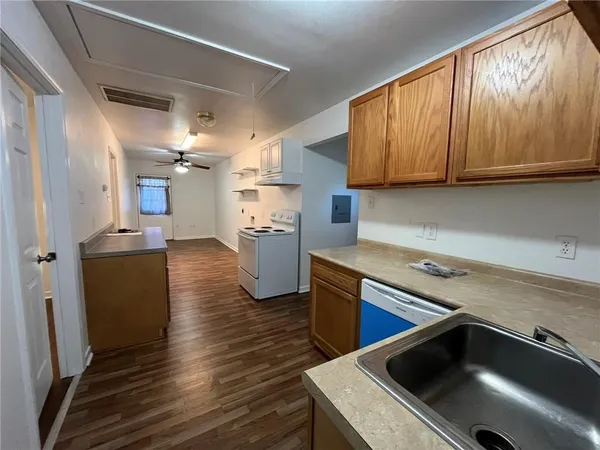 $900 | 4933 Matherne Street, Unit B, Lafitte, LA 70067