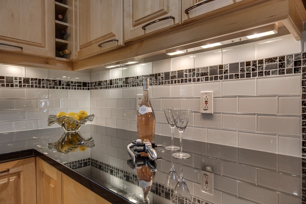 1 Clark Road Bedford, MA 01730 - Photo 5 of 30 Gallery Image 5