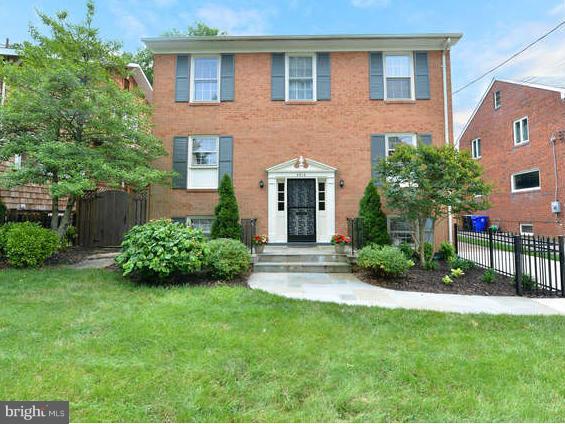 4816 24th Road North Arlington, VA 22207 - Photo 1 of 22 Exterior (Front)