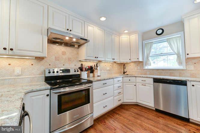 4816 24th Road North Arlington, VA 22207 - Photo 2 of 22 Kitchen