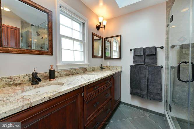4816 24th Road North Arlington, VA 22207 - Photo 12 of 22 Bath (Master)