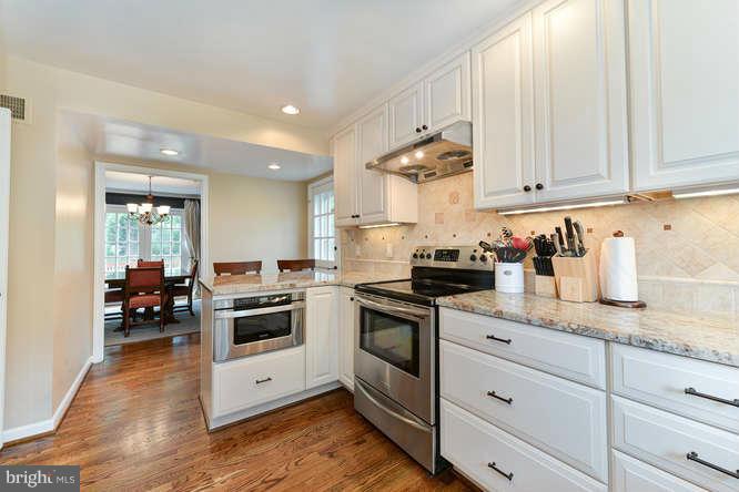 4816 24th Road North Arlington, VA 22207 - Photo 3 of 22 Kitchen