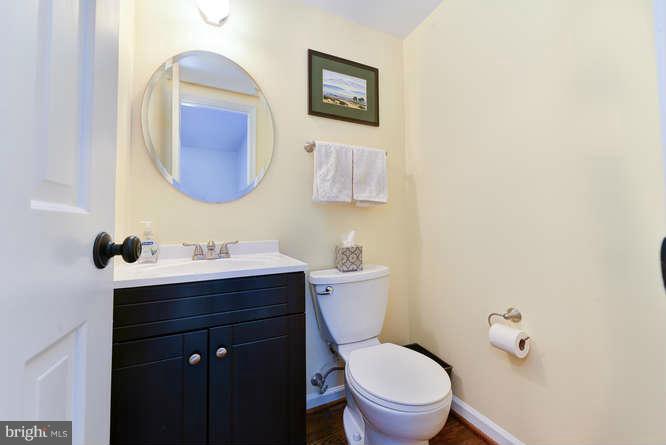 4816 24th Road North Arlington, VA 22207 - Photo 10 of 22 Bath