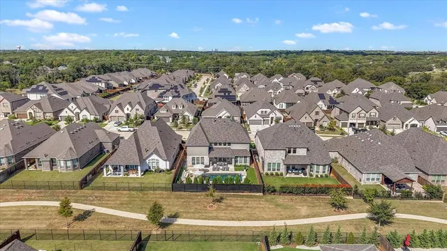 $810,000 | 900 Mallard Avenue, Denton, TX 76210