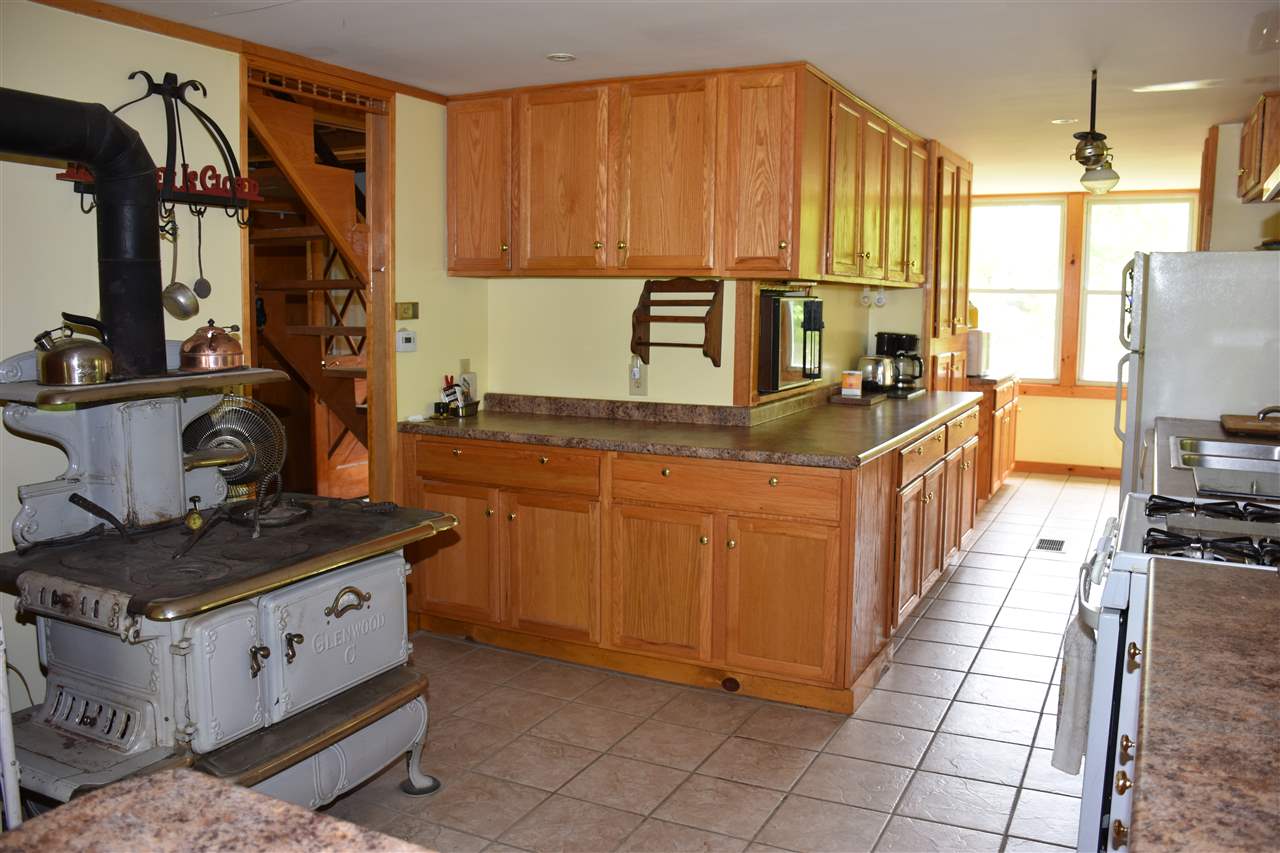 596 Stellar Road Williamstown, VT 05679 - Photo 7 of 37