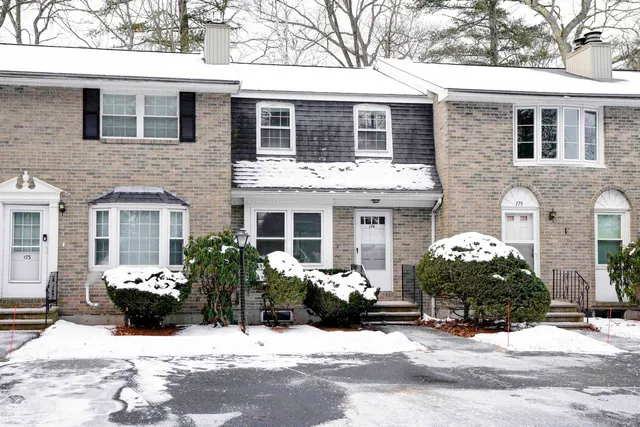 $355,000 | 174 Fieldstone Drive, Londonderry, NH 03053