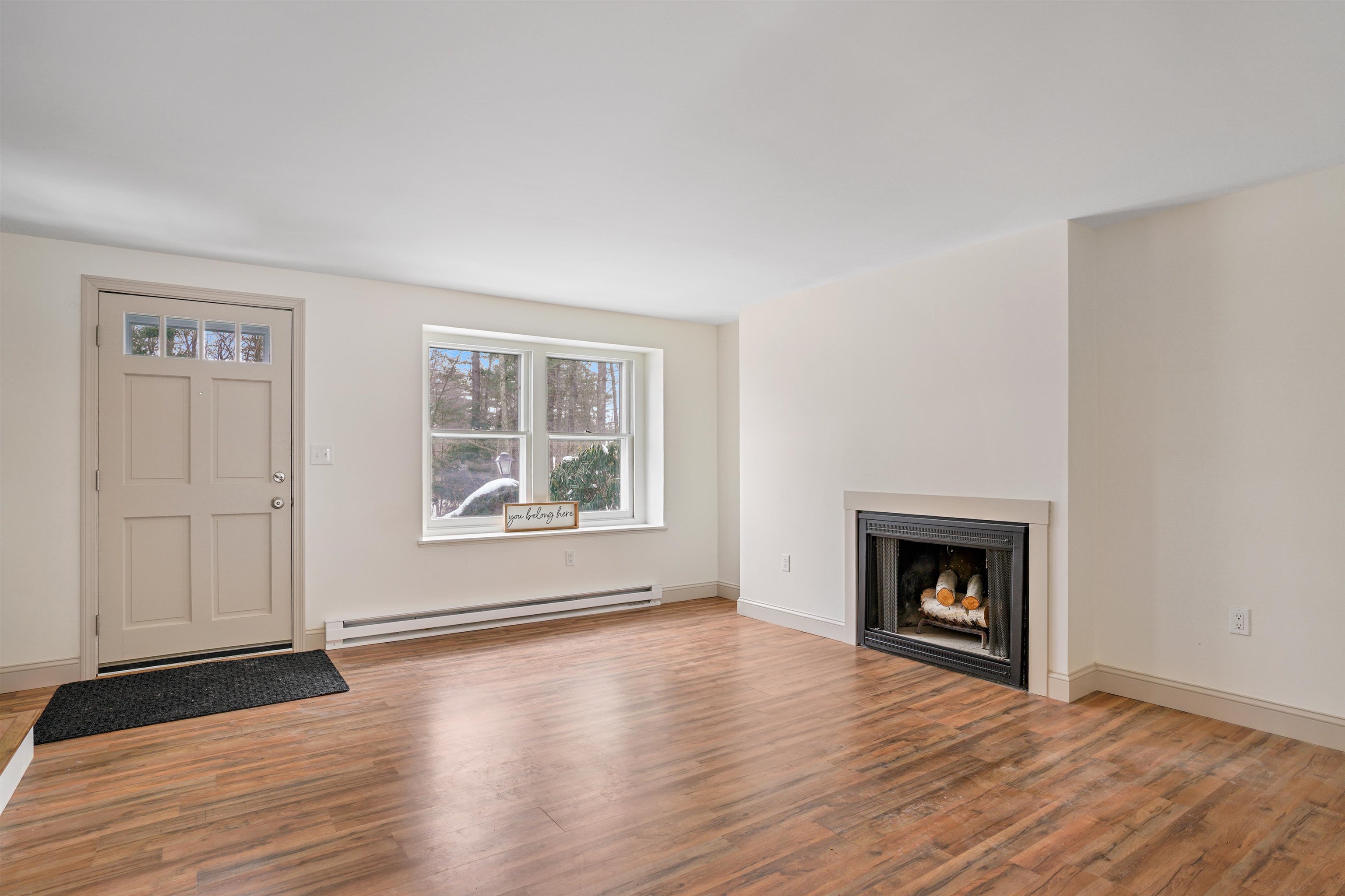 174 Fieldstone Drive Londonderry, NH 03053 - Photo 3 of 25