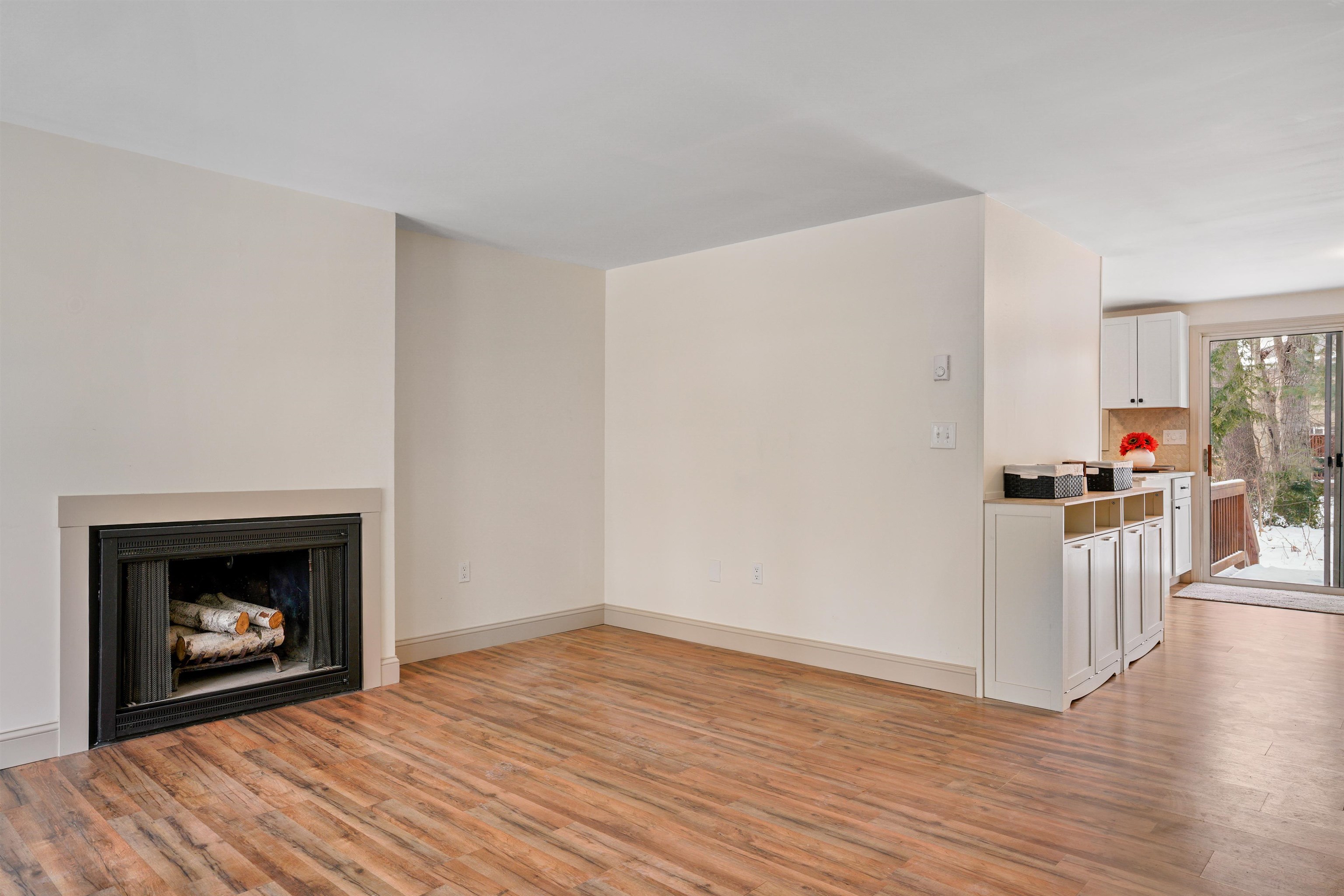 174 Fieldstone Drive Londonderry, NH 03053 - Photo 4 of 25