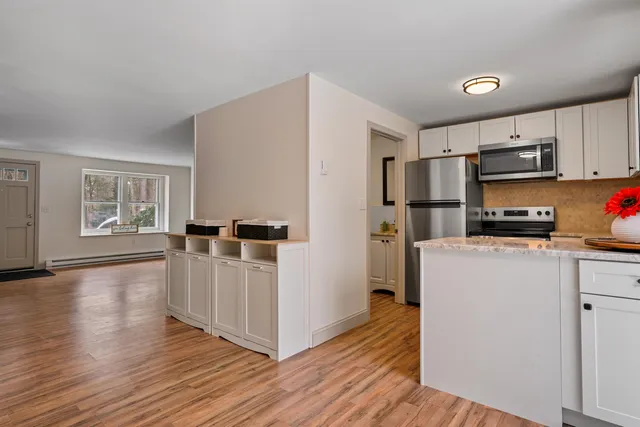 $355,000 | 174 Fieldstone Drive, Londonderry, NH 03053