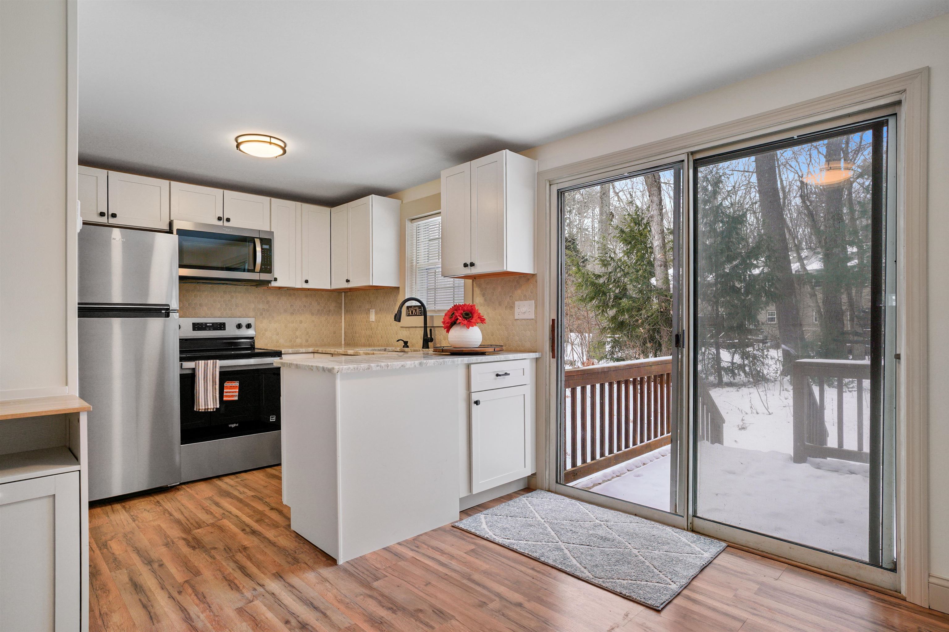 174 Fieldstone Drive Londonderry, NH 03053 - Photo 8 of 25