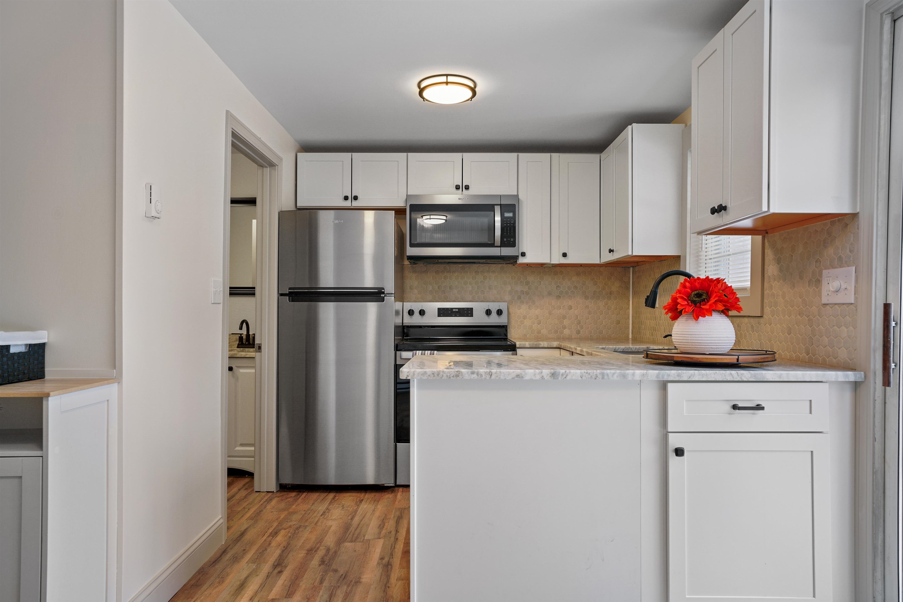 174 Fieldstone Drive Londonderry, NH 03053 - Photo 9 of 25