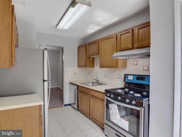 $1,650 | 5614 Bloomfield Drive, Unit 204, Alexandria, VA 22312