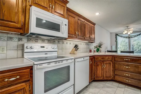 $385,000 | 3316 South Victoria Drive, Blue Springs, MO 64015