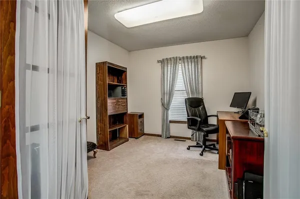 $385,000 | 3316 South Victoria Drive, Blue Springs, MO 64015