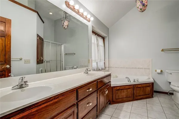 $385,000 | 3316 South Victoria Drive, Blue Springs, MO 64015