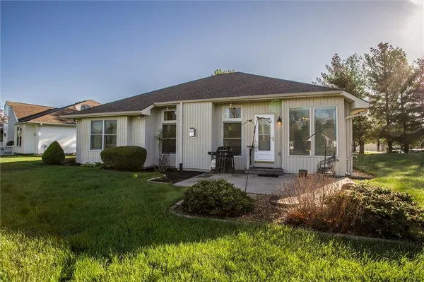 $385,000 | 3316 South Victoria Drive, Blue Springs, MO 64015