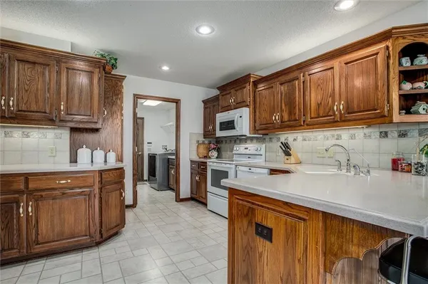 $385,000 | 3316 South Victoria Drive, Blue Springs, MO 64015