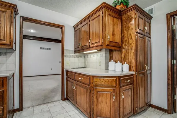 $385,000 | 3316 South Victoria Drive, Blue Springs, MO 64015