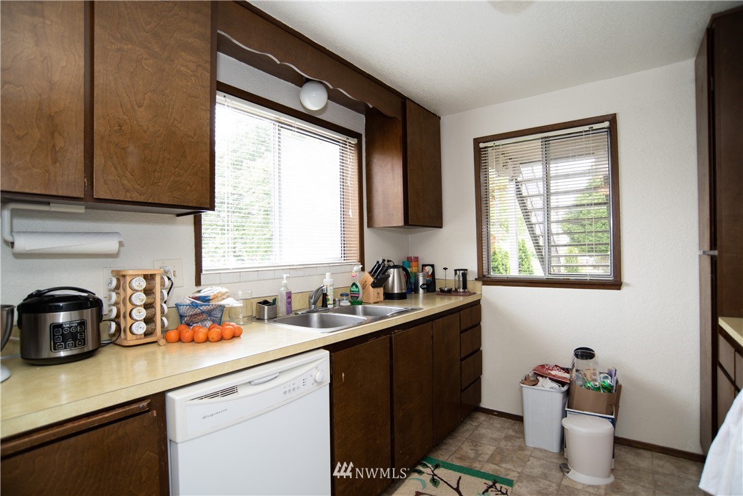 520 North 47th Street Seattle, WA 98103 - Photo 5 of 15 Gallery Image 5