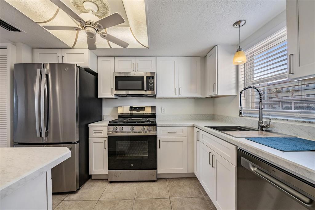 7 Dunoon Place, Unit 102 Dunedin, FL 34698 - Photo 16 of 49