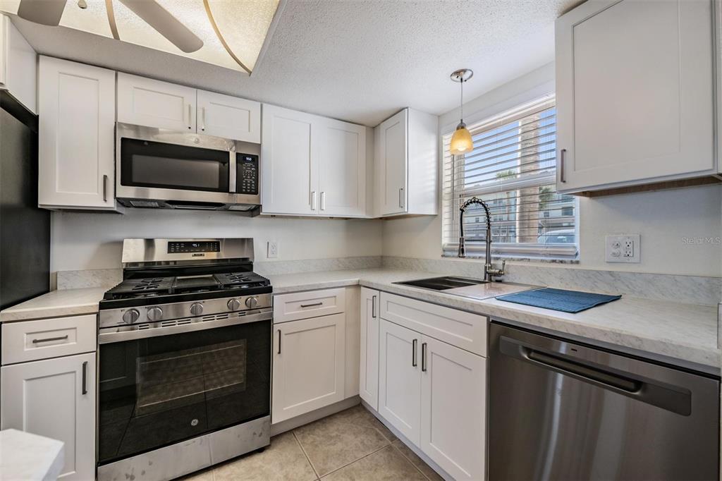 7 Dunoon Place, Unit 102 Dunedin, FL 34698 - Photo 21 of 53