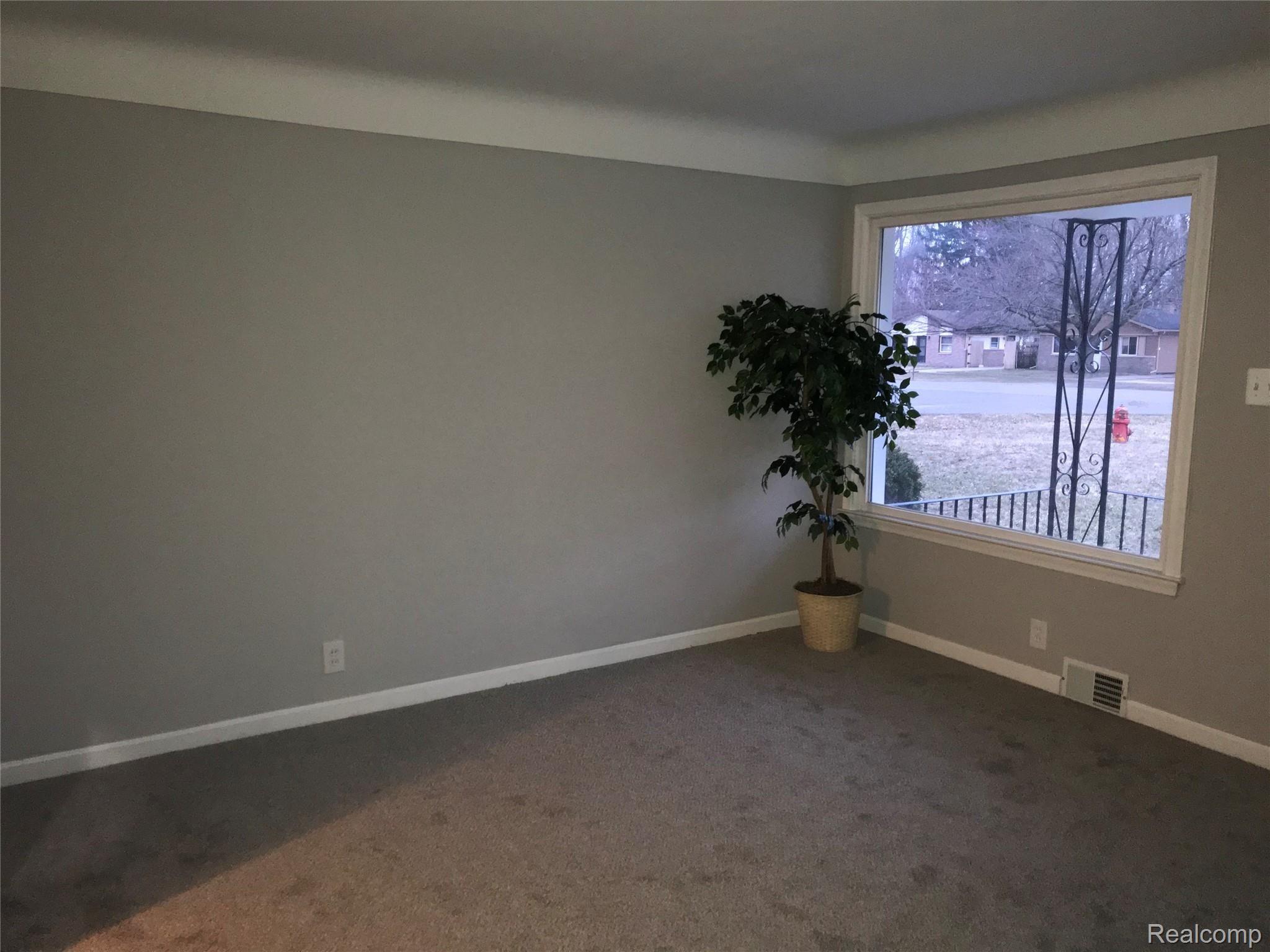 24514 Wick Road Taylor, MI 48180 - Photo 27 of 39 32A3BE60-1929-4E21-A84C-85EB3C7A9DF6.jpeg