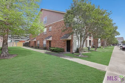 $229,000 | 710 East Boyd Drive, Unit 901, Baton Rouge, LA 70808