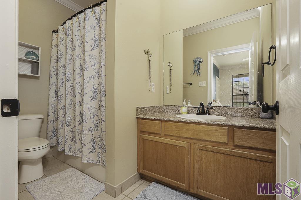 710 East Boyd Drive, Unit 901 Baton Rouge, LA 70808 - Photo 18 of 26 Bathroom