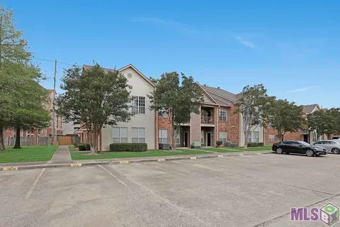 $229,000 | 710 East Boyd Drive, Unit 901, Baton Rouge, LA 70808