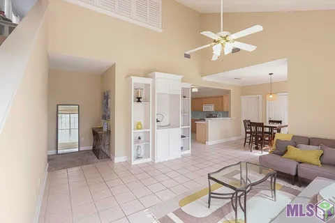 $229,000 | 710 East Boyd Drive, Unit 901, Baton Rouge, LA 70808