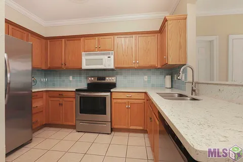$229,000 | 710 East Boyd Drive, Unit 901, Baton Rouge, LA 70808