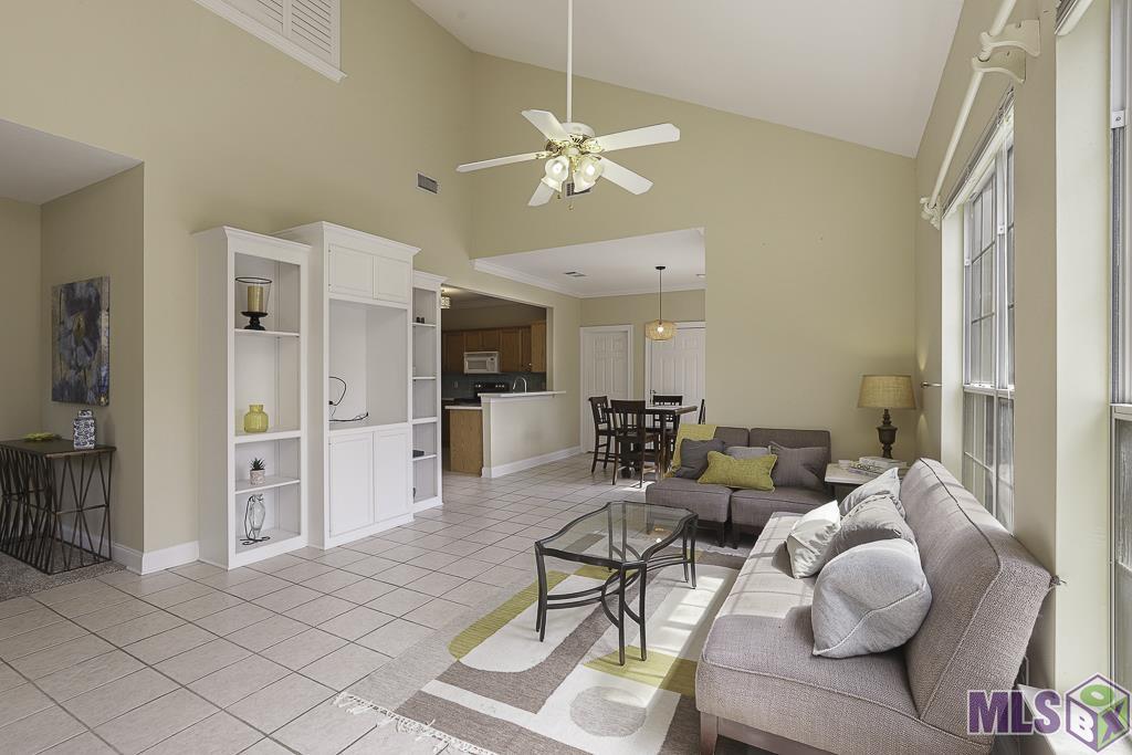 710 East Boyd Drive, Unit 901 Baton Rouge, LA 70808 - Photo 7 of 26 Living room