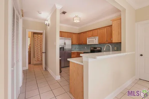 $229,000 | 710 East Boyd Drive, Unit 901, Baton Rouge, LA 70808