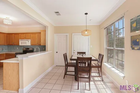 $229,000 | 710 East Boyd Drive, Unit 901, Baton Rouge, LA 70808