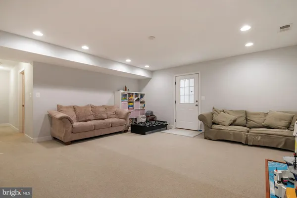 $3,950 | 132 B Pineview Avenue, Severna Park, MD 21146