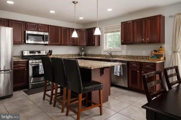 $3,950 | 132 B Pineview Avenue, Severna Park, MD 21146