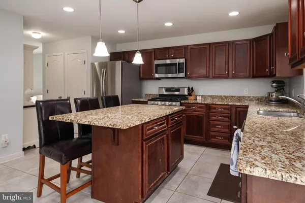 $3,950 | 132 B Pineview Avenue, Severna Park, MD 21146
