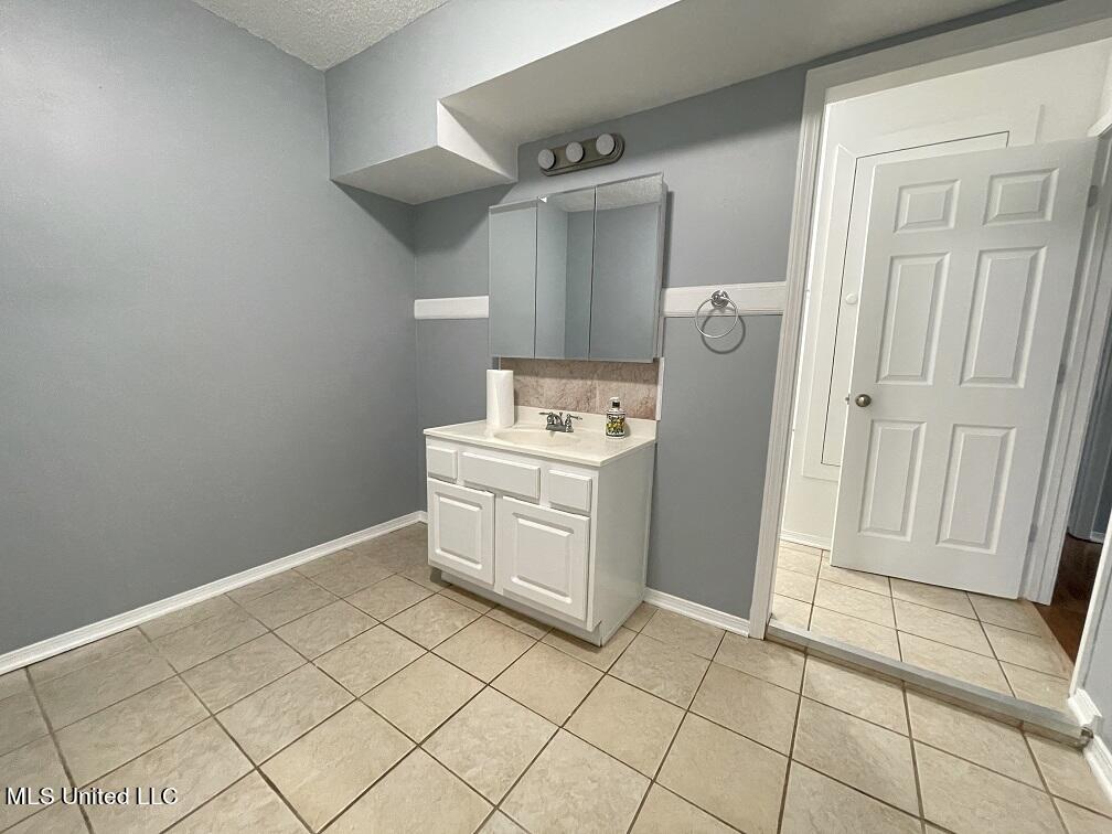 419 East 2nd Street Long Beach, MS 39560 - Photo 19 of 28 Guest Bath