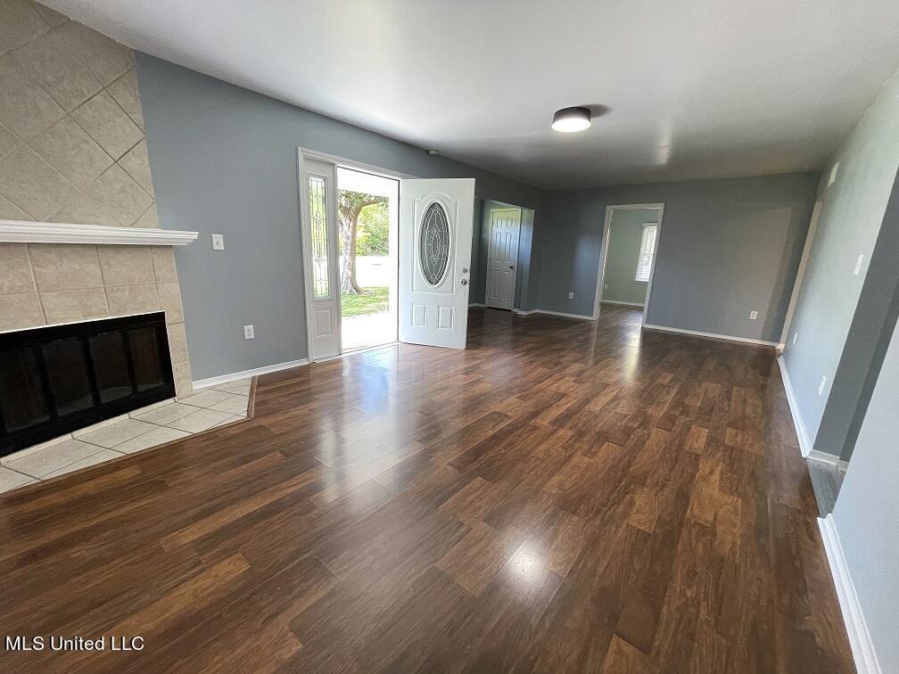 419 East 2nd Street Long Beach, MS 39560 - Photo 21 of 28 Living