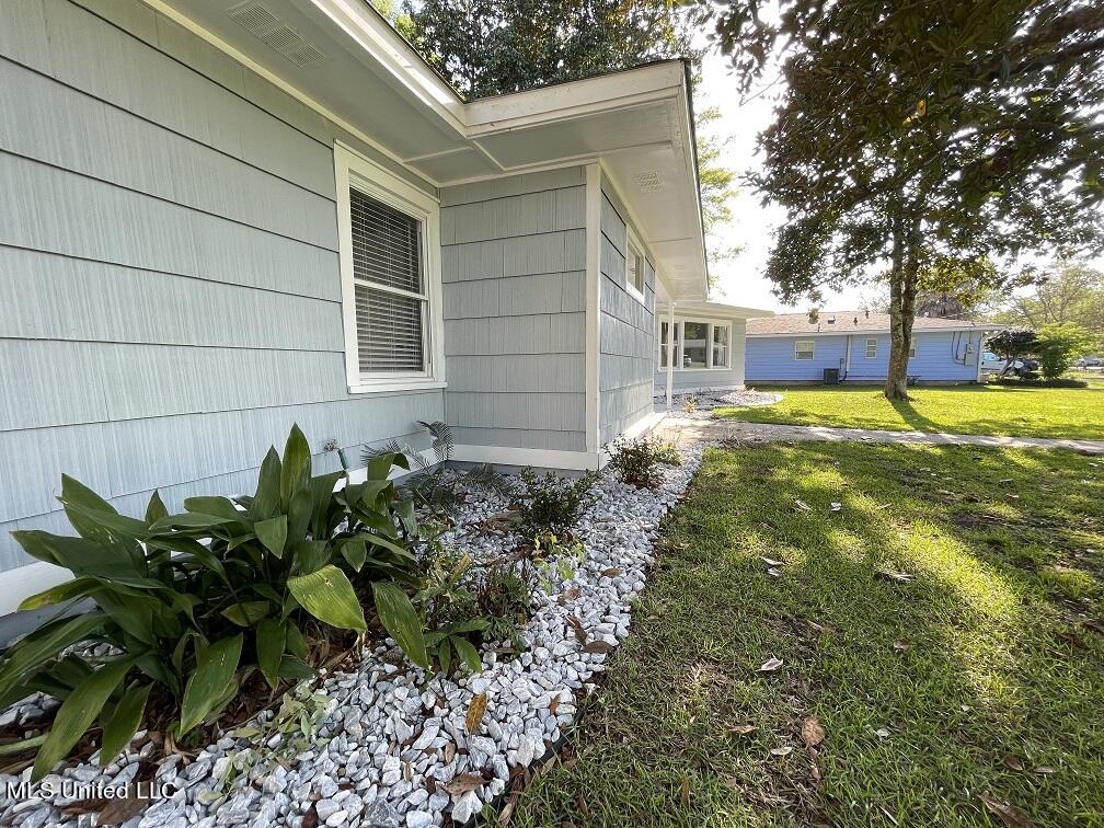 419 East 2nd Street Long Beach, MS 39560 - Photo 24 of 28 Rock Garden