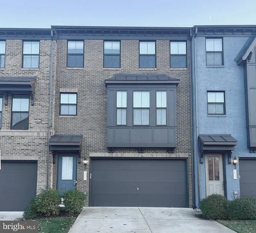 $910,000 | 2535 James David Way, Alexandria, VA 22306